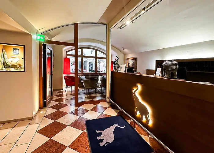 Hotel Elefant Family Business